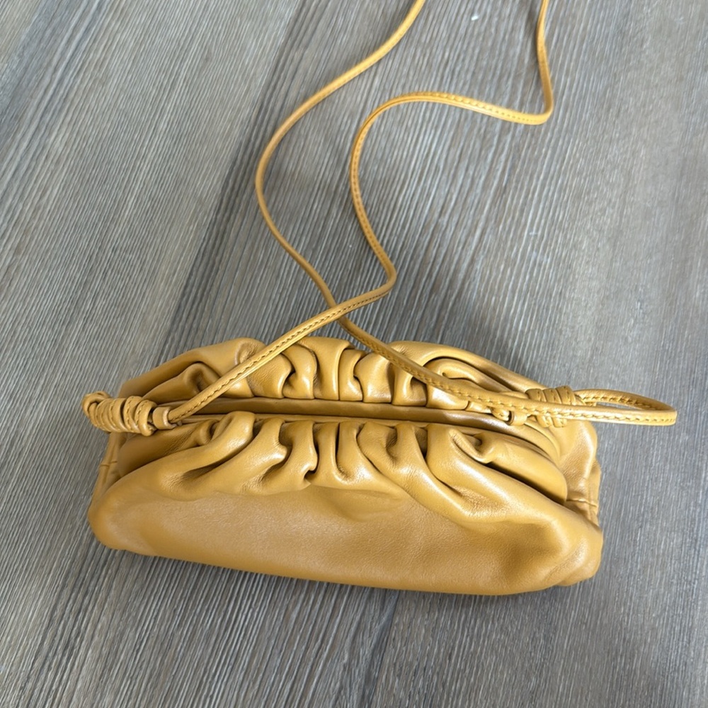 BOTTEGA VENETA Mini Pouch Clutch in yellow - Picture 5 of 12